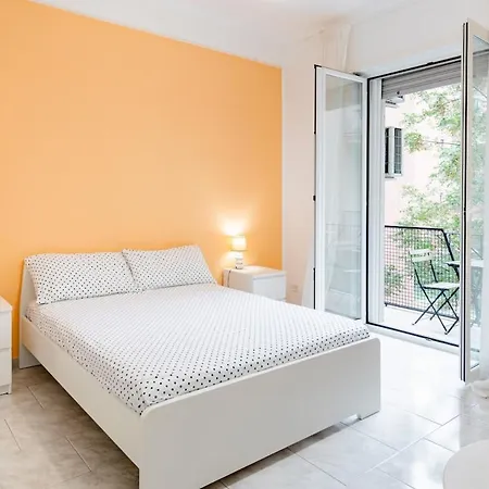 Spacious And Bright Private Balcony Fo Family * Bari